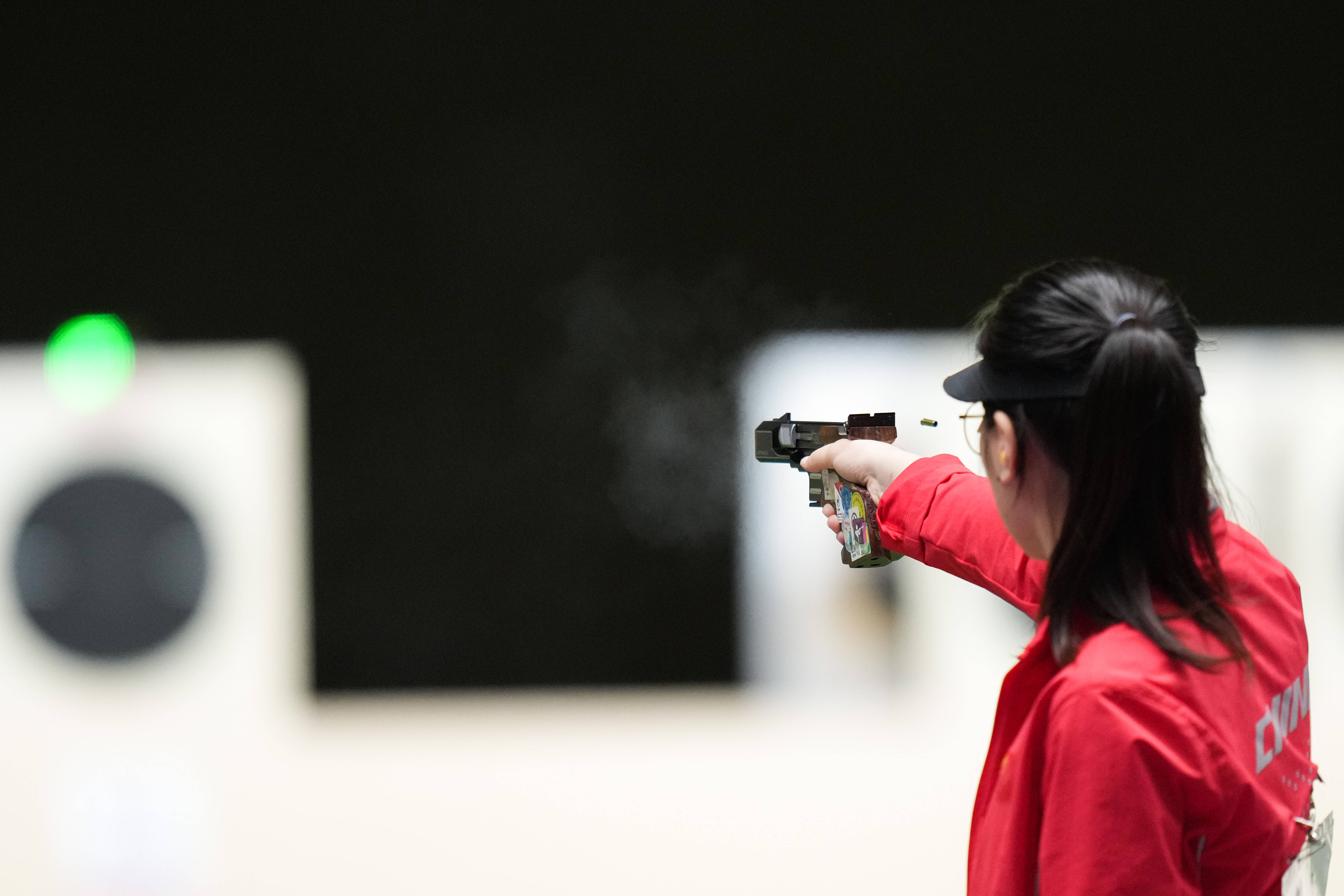 哥斯达黎加女子射击选手取得胜利
