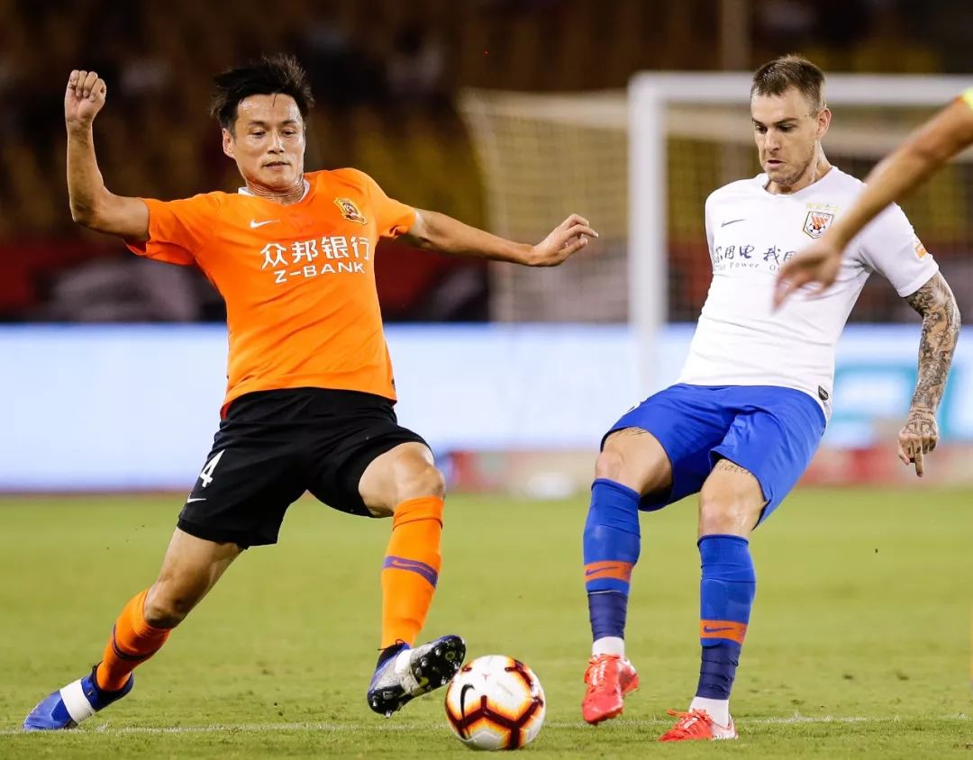 武汉卓尔爆冷战胜对手,取得翻盘 武汉卓尔爆冷战胜对手,取得翻盘