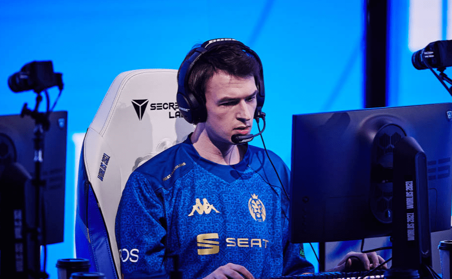 谢菲联对阵狼队，实力对决角逐一触即发