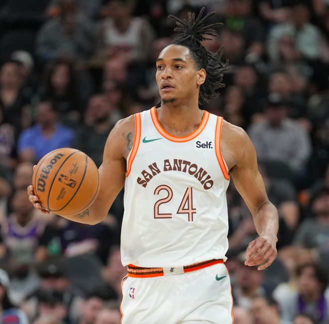 尼斯队伤病潮袭来,球队急需调整 尼斯队伤病潮袭来,球队急需调整