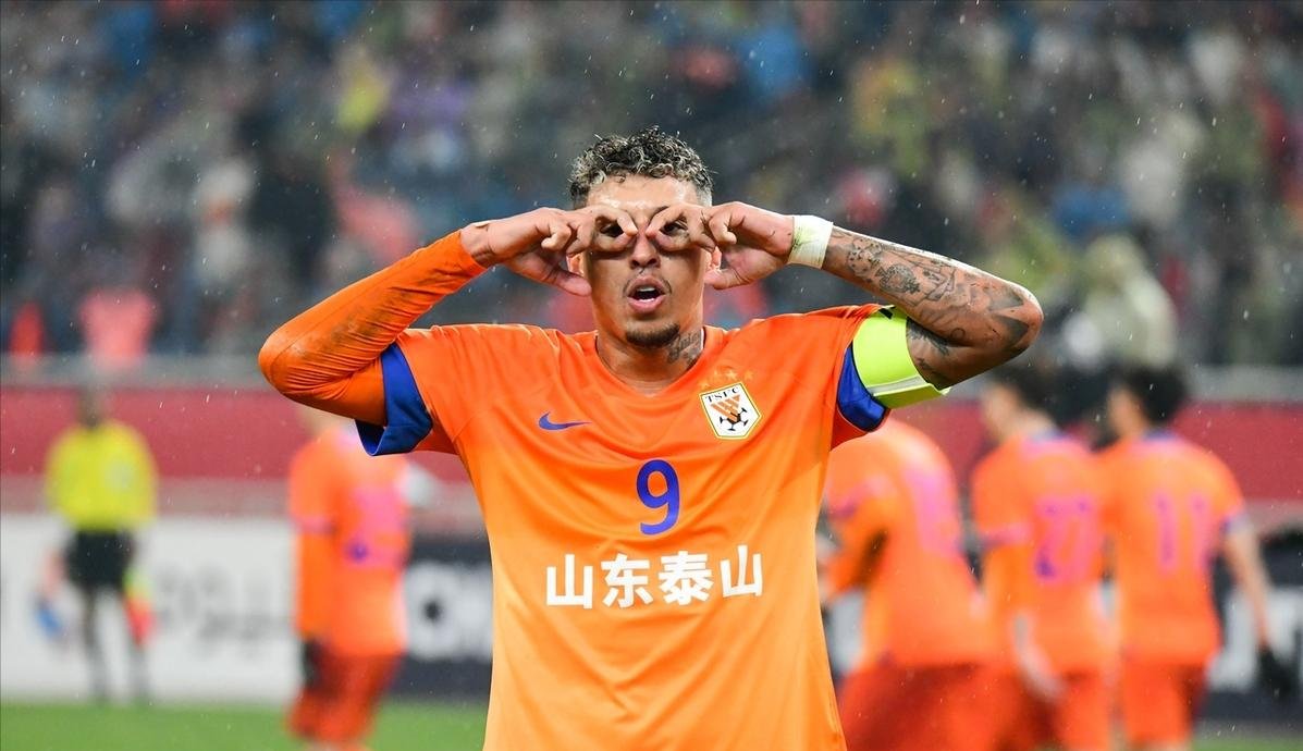 亚洲足坛新星崭露头角，扬名亚冠