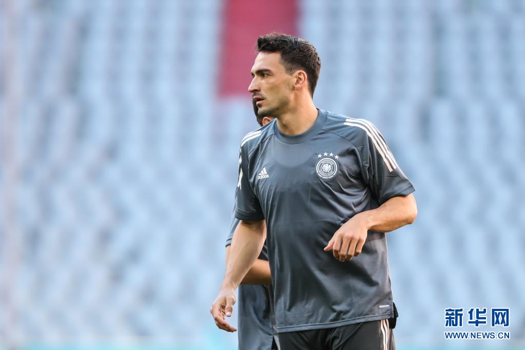 青年球员备战世界锦标赛，压力重重