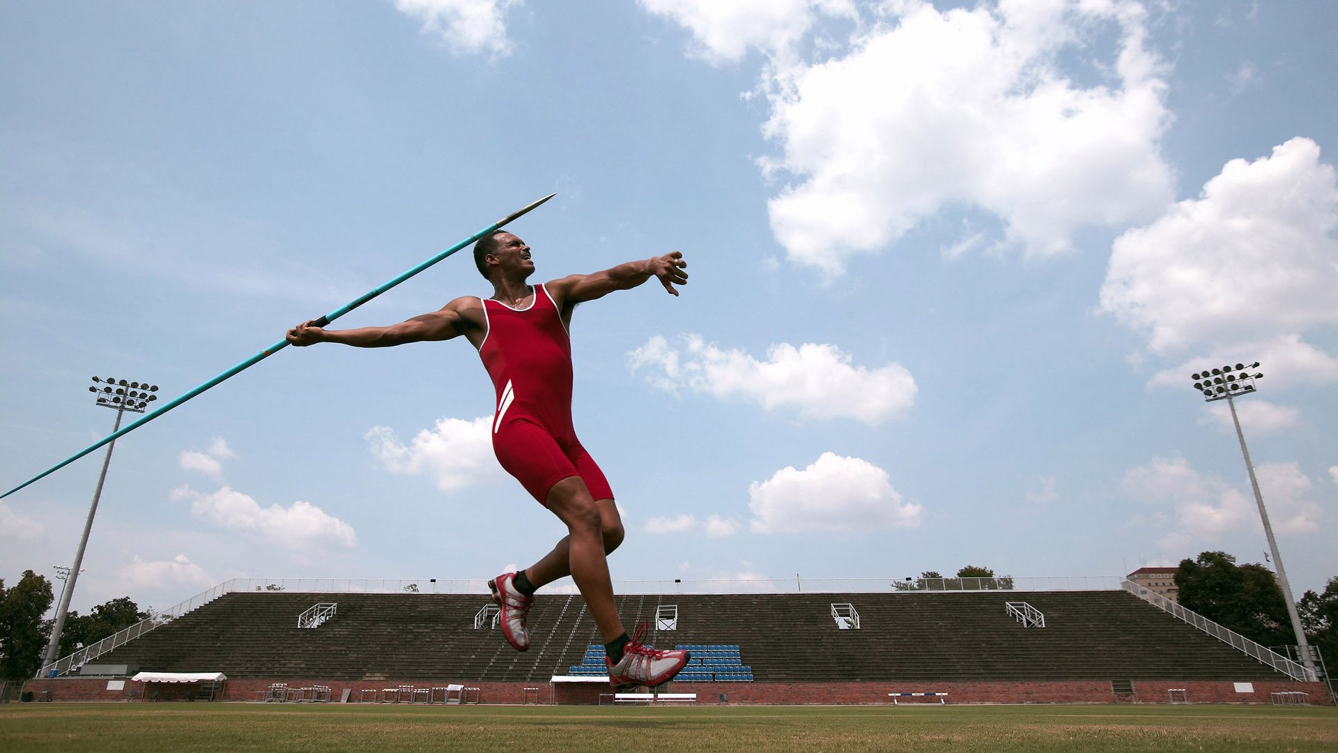 雷霆末节制霸麦迪逊—字母哥隐身成为关键先生？