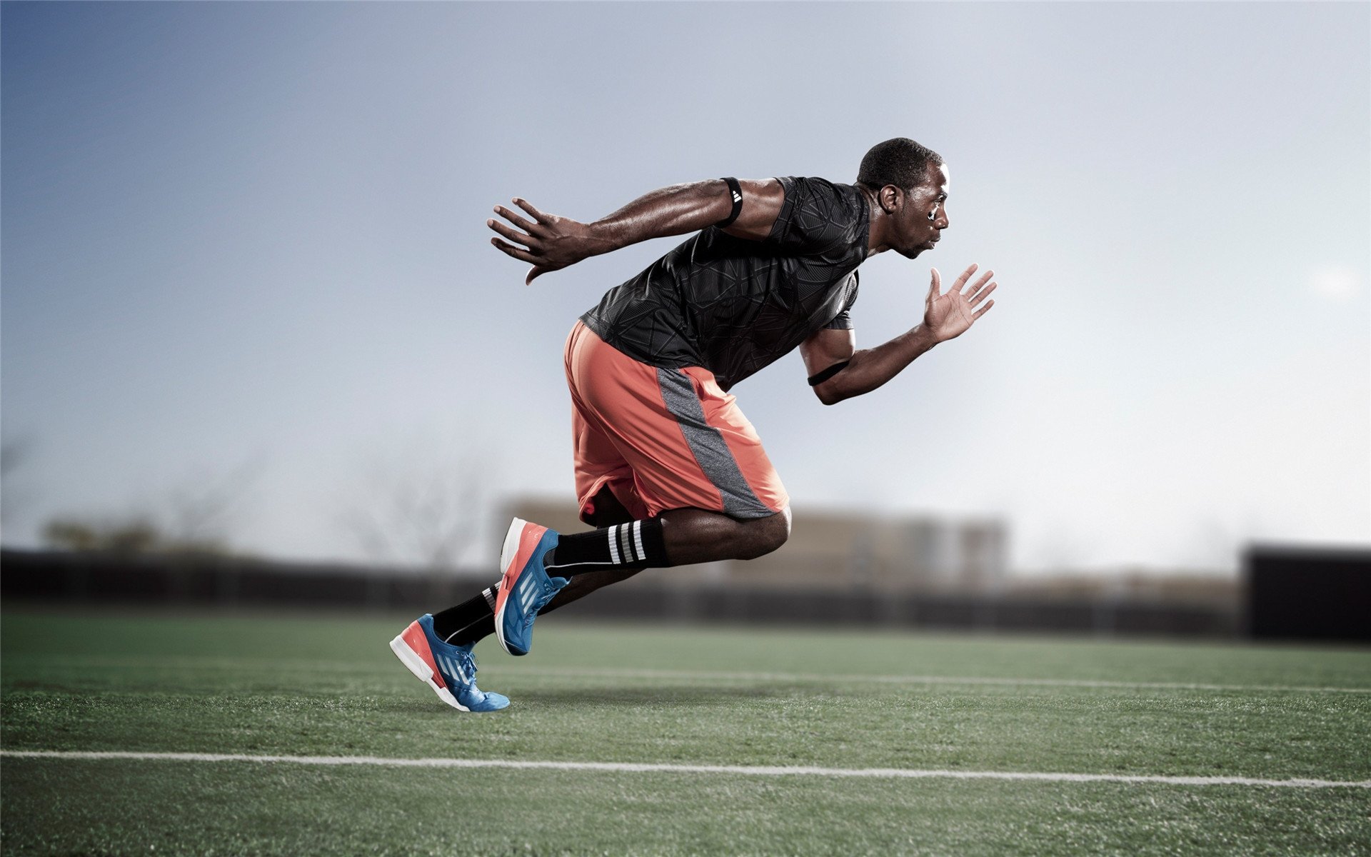 世俱杯-那抹跃马红外的橙色智慧，红牛二队的色彩革命与塞恩斯的领导力交响